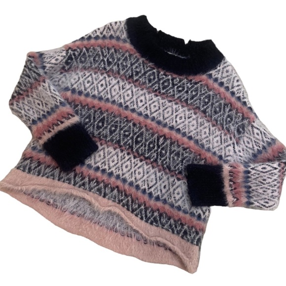 Urban outfitters fuzzy high low hem cropped sweater print blush, black sz small - Picture 5 of 13